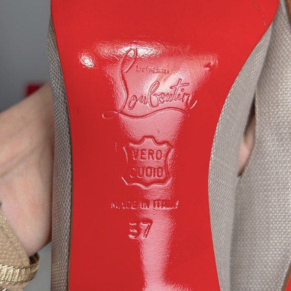 Christian Louboutin Gray/Silver Pointed Toe pump size 37 - Picture 9 of 11